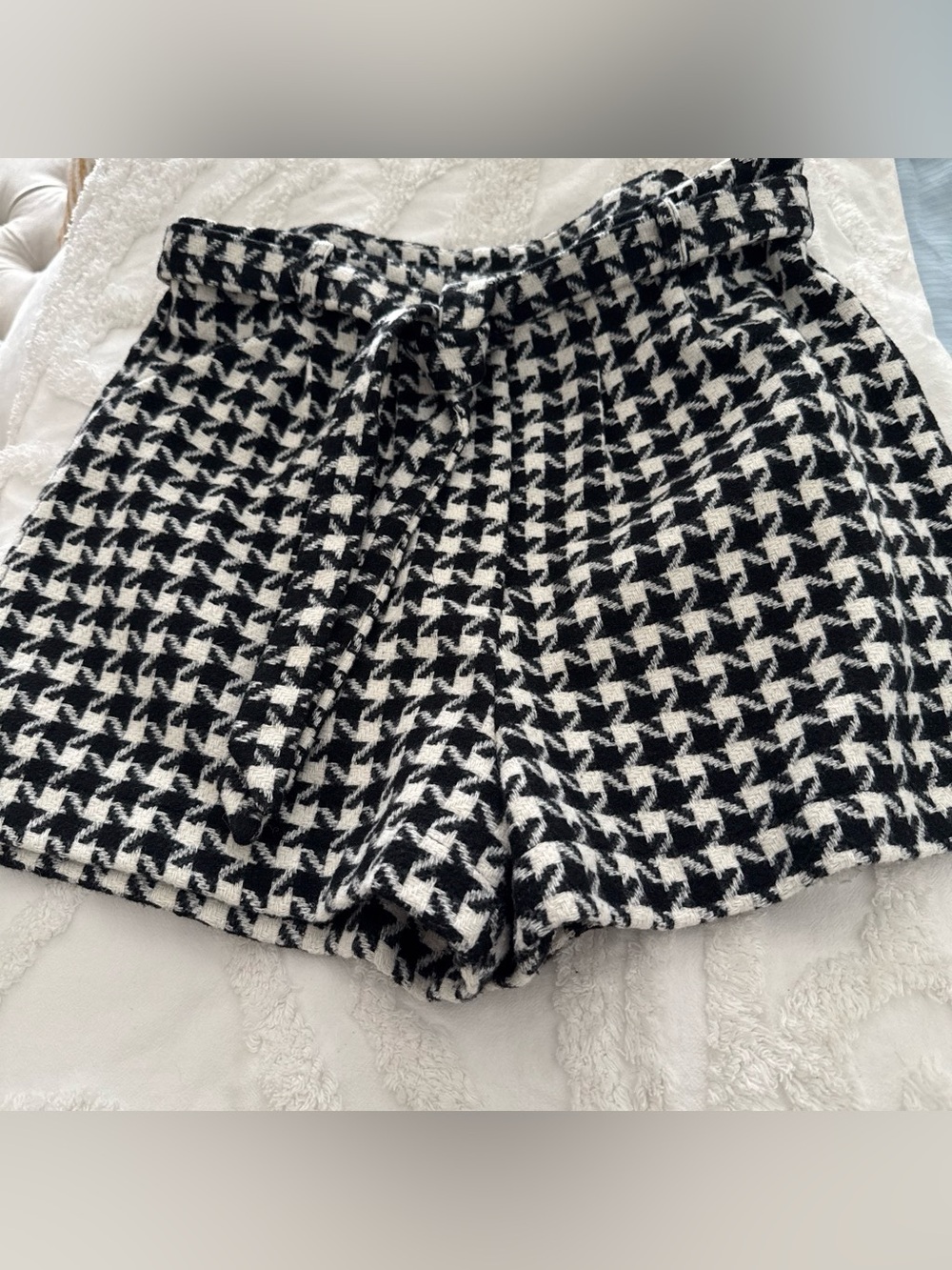 Black & White Houndstooth Women’s Knit Shorts